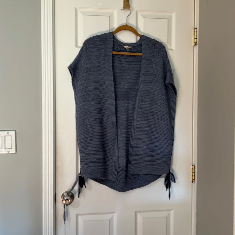 Sweater vest